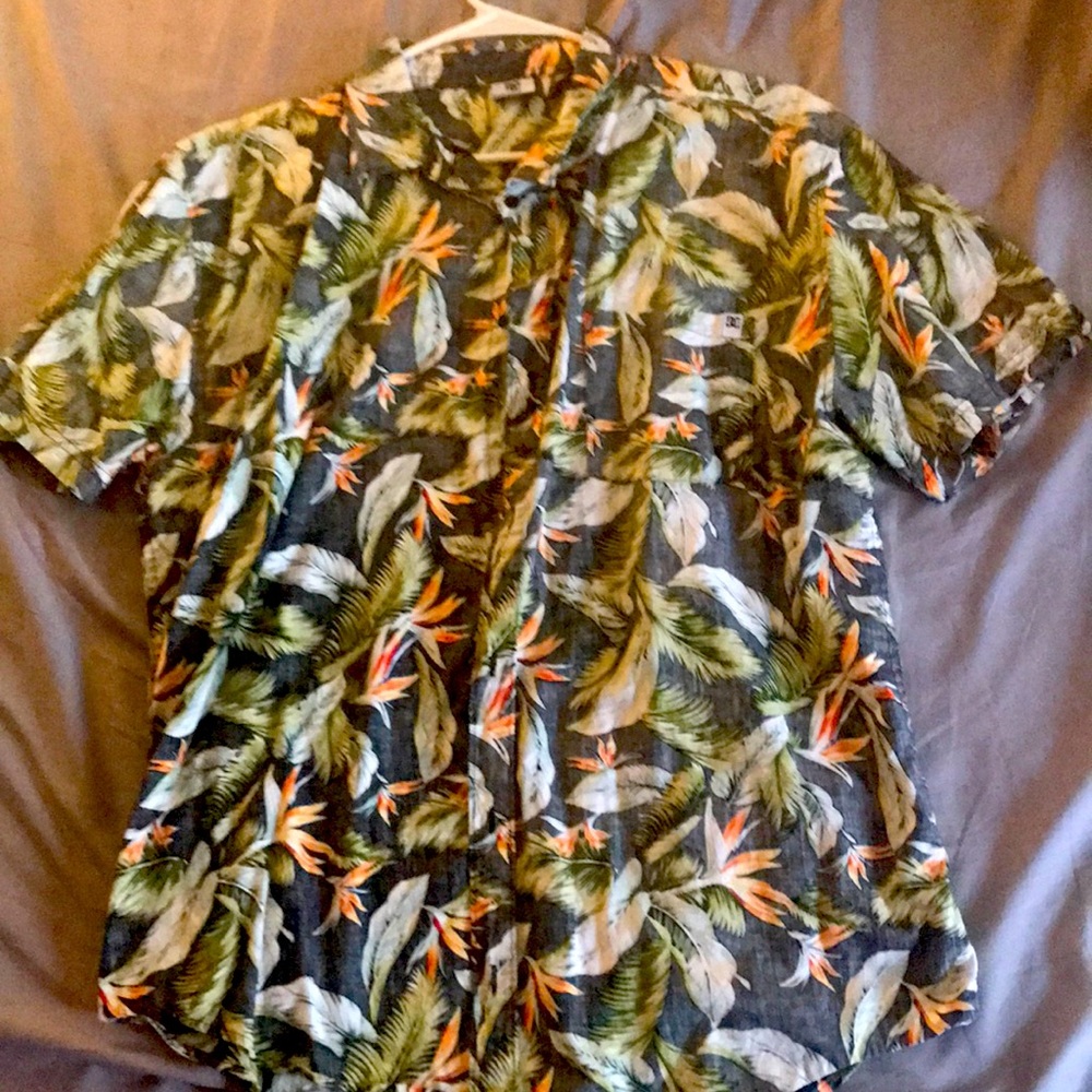 DC Floral Button Up XXL